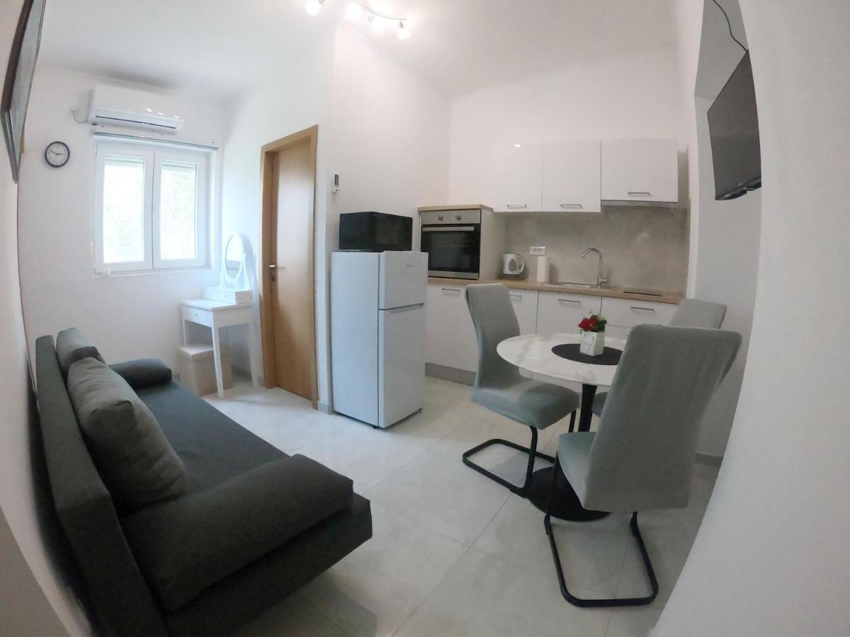 Apartman Tina Ražanac Εξωτερικό φωτογραφία