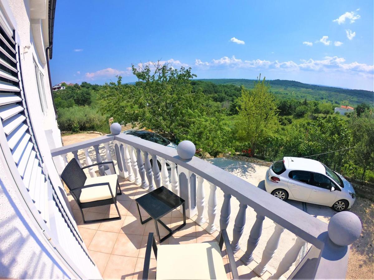 Apartman Tina Ražanac Εξωτερικό φωτογραφία